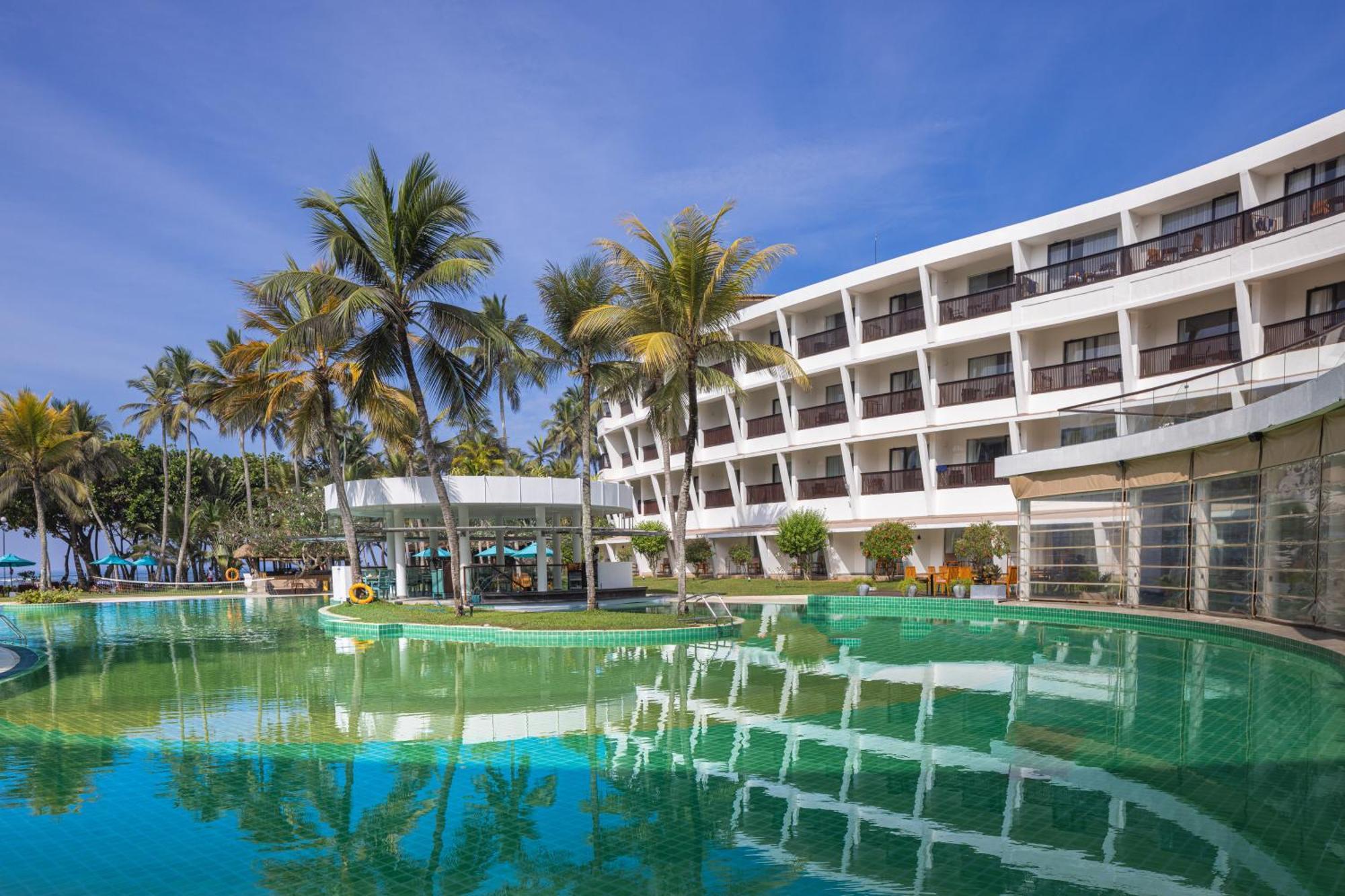 Occidental Eden Beruwala Hotel Bentota Bagian luar foto
