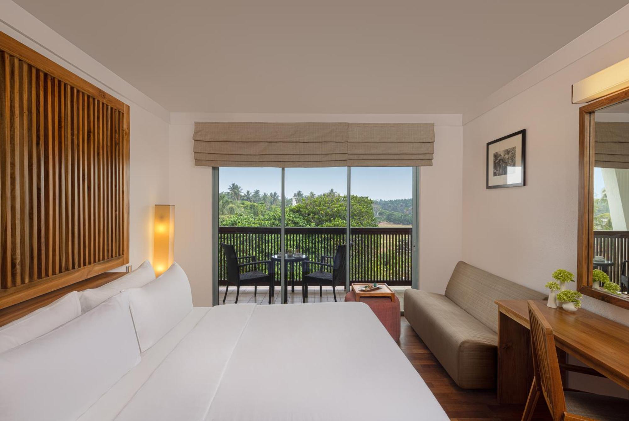 Occidental Eden Beruwala Hotel Bentota Bagian luar foto
