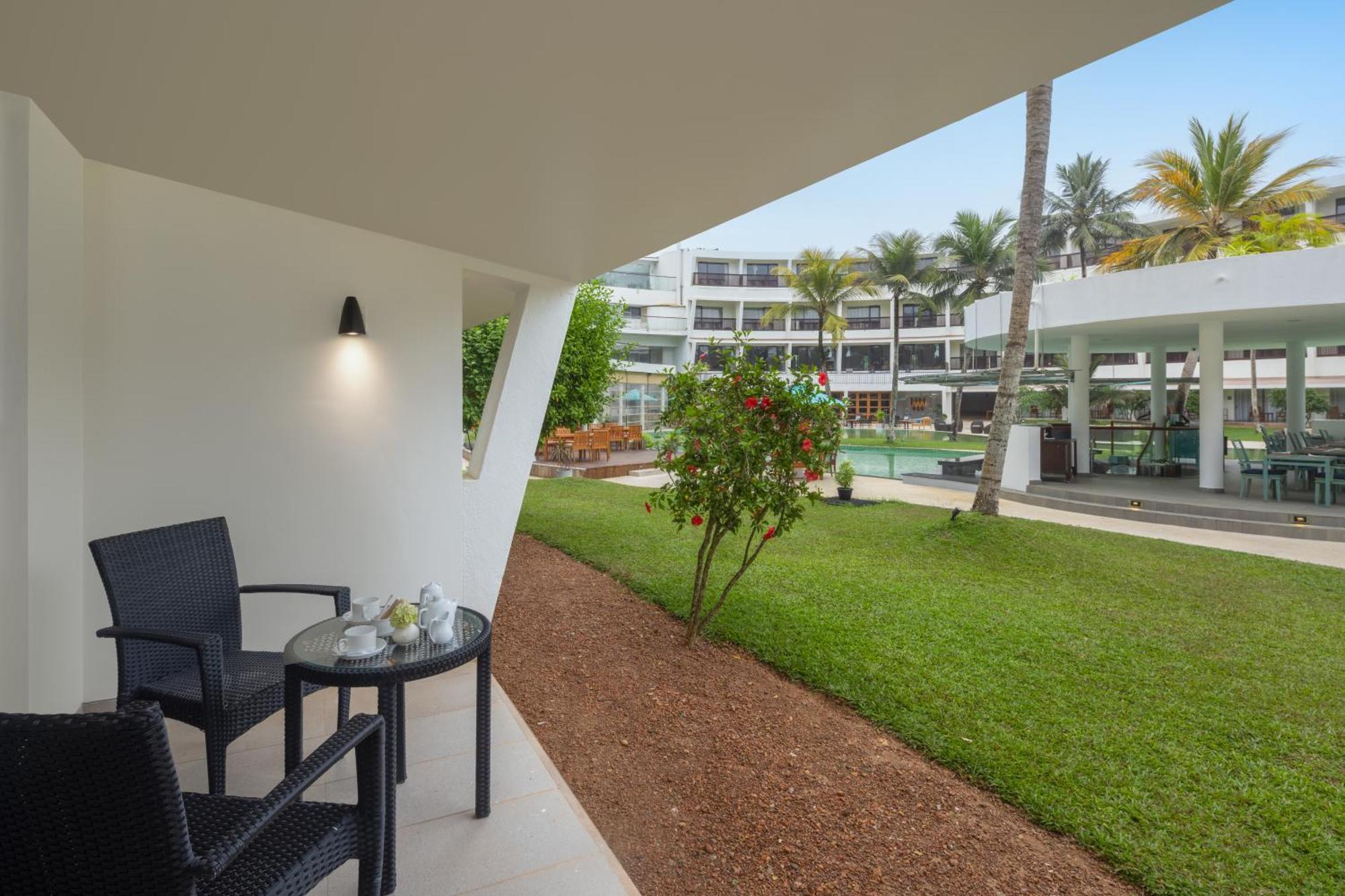 Occidental Eden Beruwala Hotel Bentota Bagian luar foto