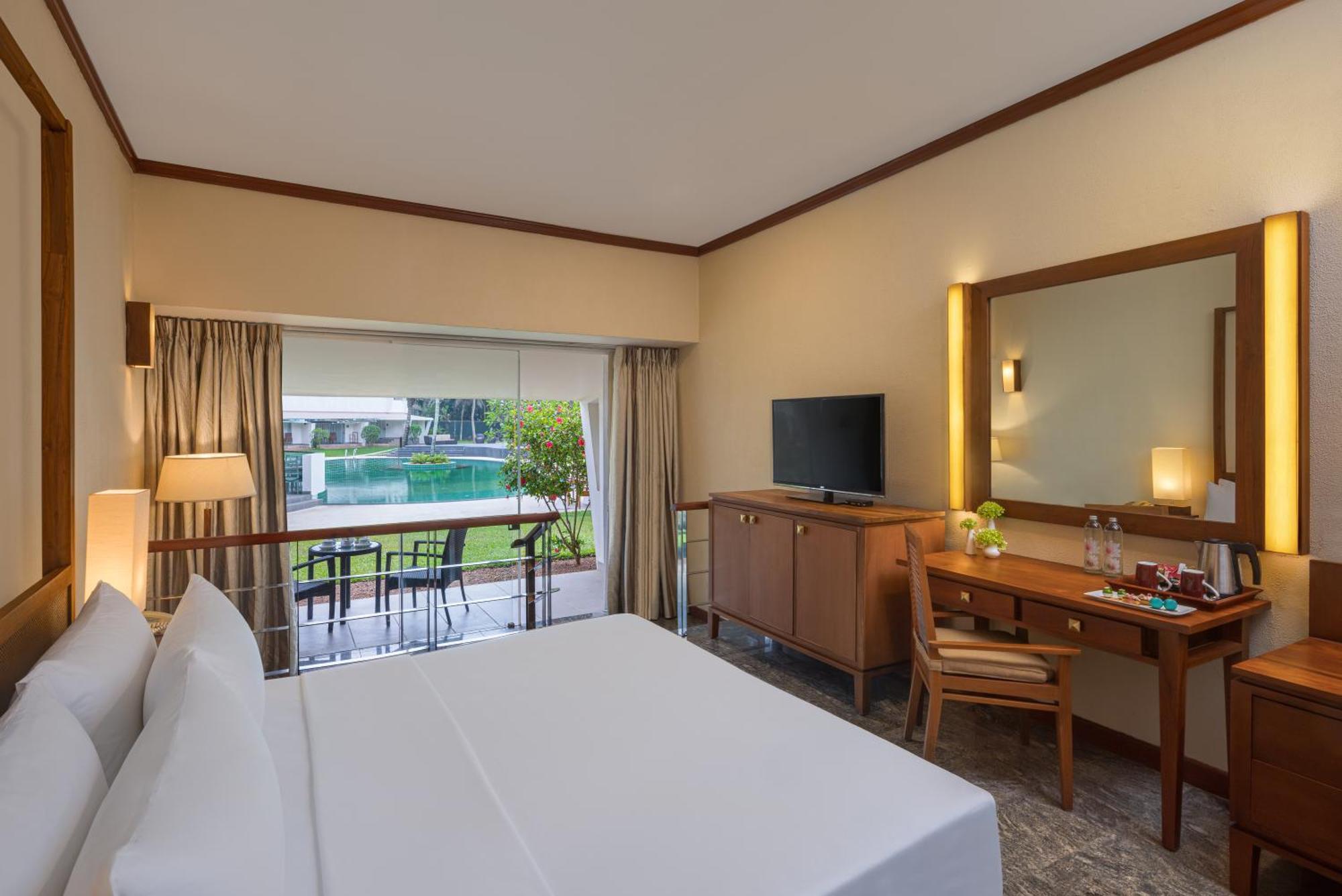 Occidental Eden Beruwala Hotel Bentota Bagian luar foto
