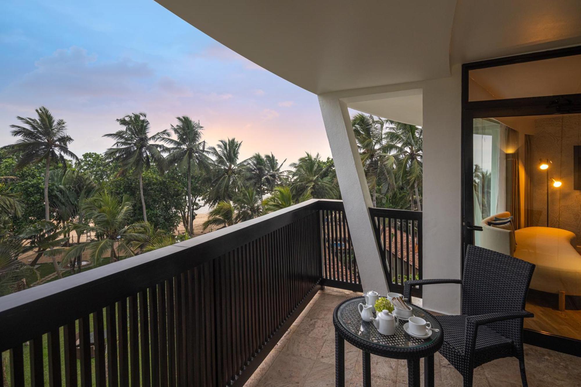 Occidental Eden Beruwala Hotel Bentota Bagian luar foto